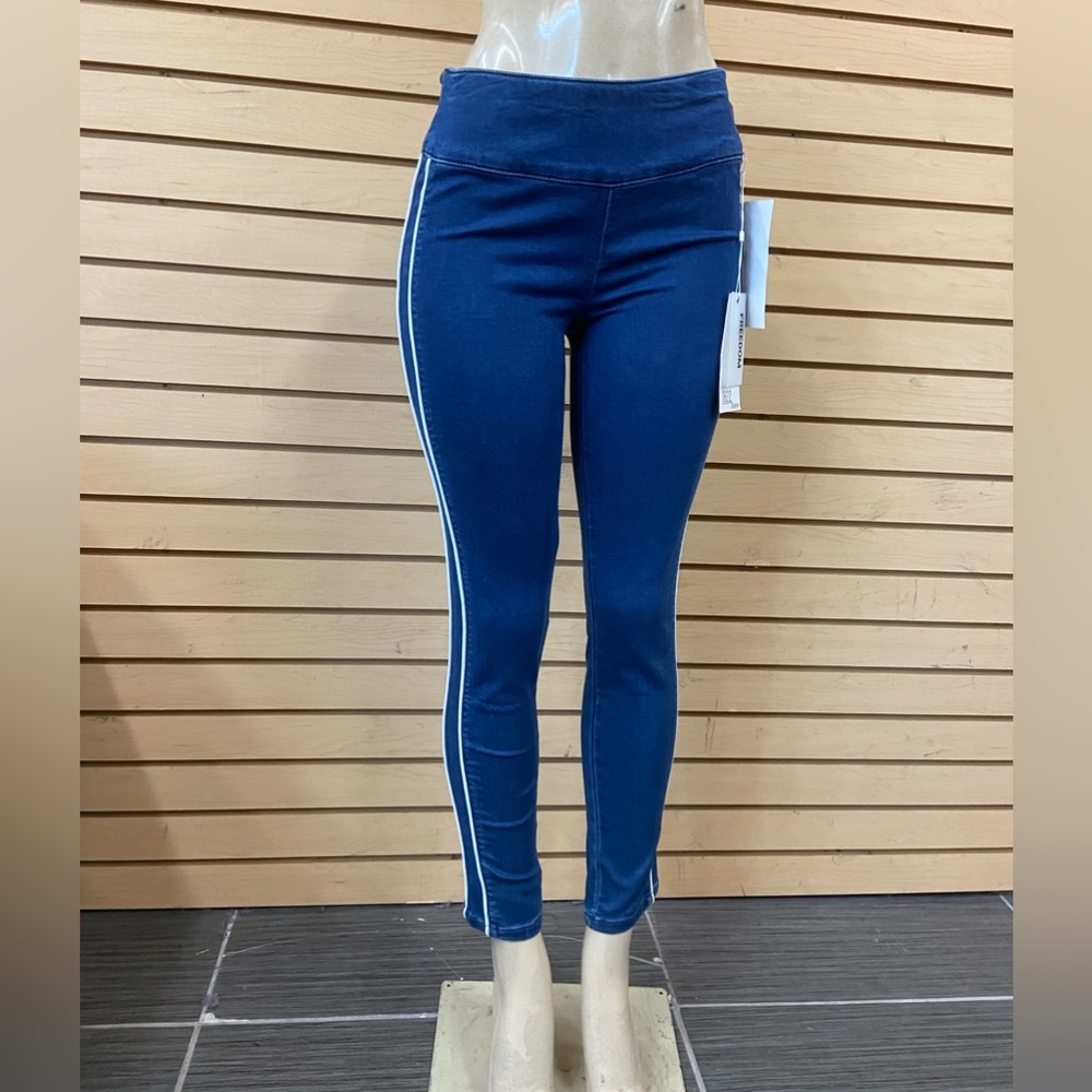 1822 NEW Nordstrom Freedom Jeans